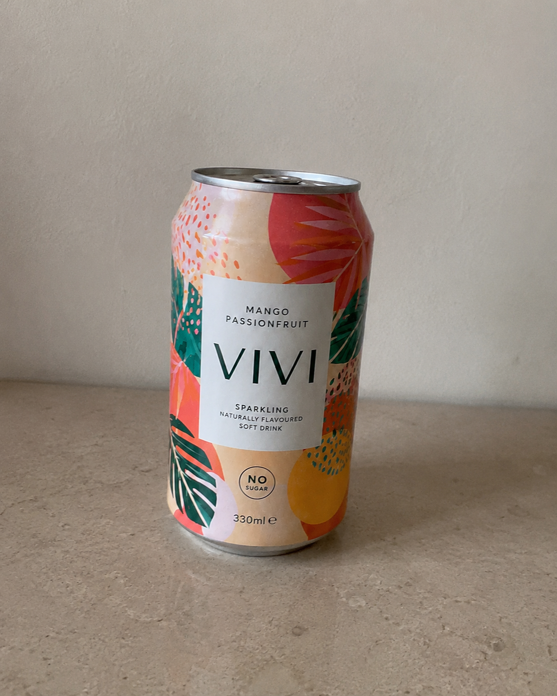 Sparkling can — mobile shot